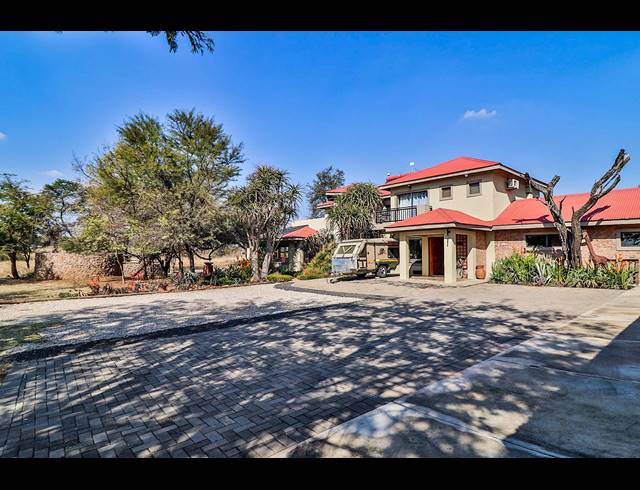 5 BEDROOM HOUSE SOLD IN LEEUWFONTEIN ESTATE